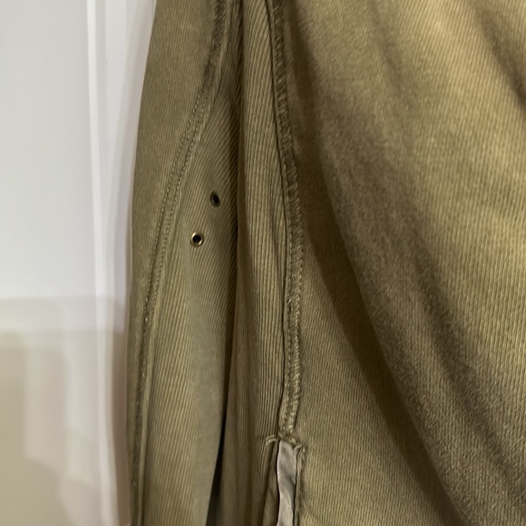 Appears New Free People Fatigue Green Jacket s/p smoke free. - Picture 4 of 7